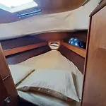 Bed & Boat L' Isola Che Non C'e Botel