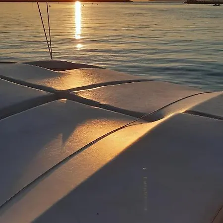 Bed & Boat L' Isola Che Non C'e Πλωτό κατάλυμα