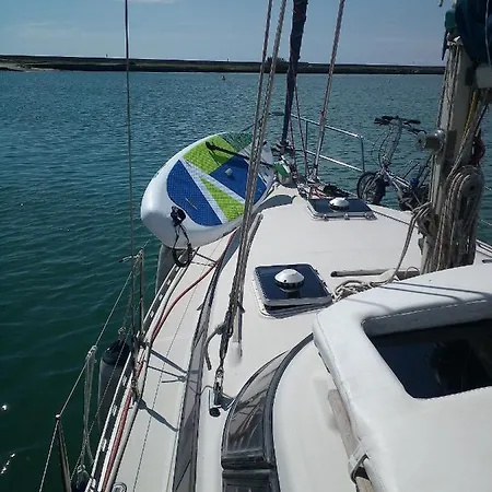 Bed & Boat Brezza Del Mare *