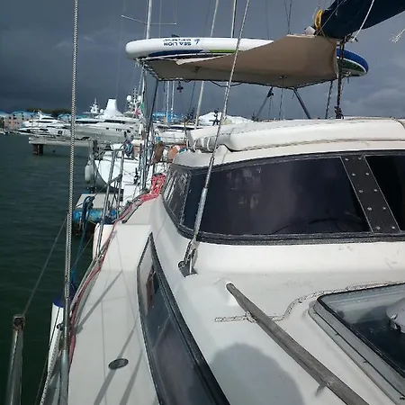 Πλωτό κατάλυμα Bed & Boat L' Isola Che Non C'e *