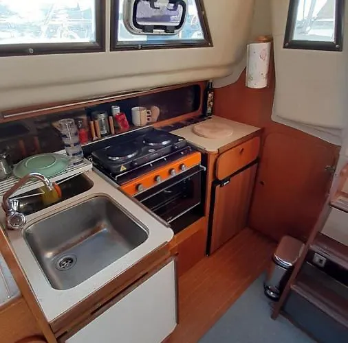 Bed & Boat L' Isola Che Non C'e *