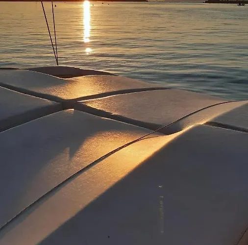 Bed & Boat L' Isola Che Non C'e Tekne