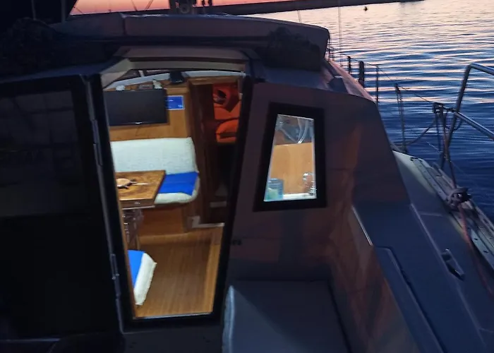 Bed & Boat L' Isola Che Non C'e Πλωτό κατάλυμα