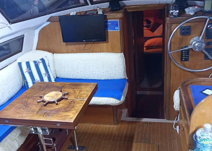 Πλωτό κατάλυμα Bed & Boat L' Isola Che Non C'e